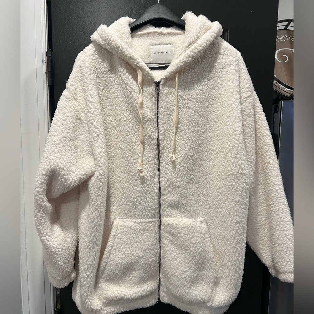American Eagle Women’s S Cozy Cream Sherpa Jacket